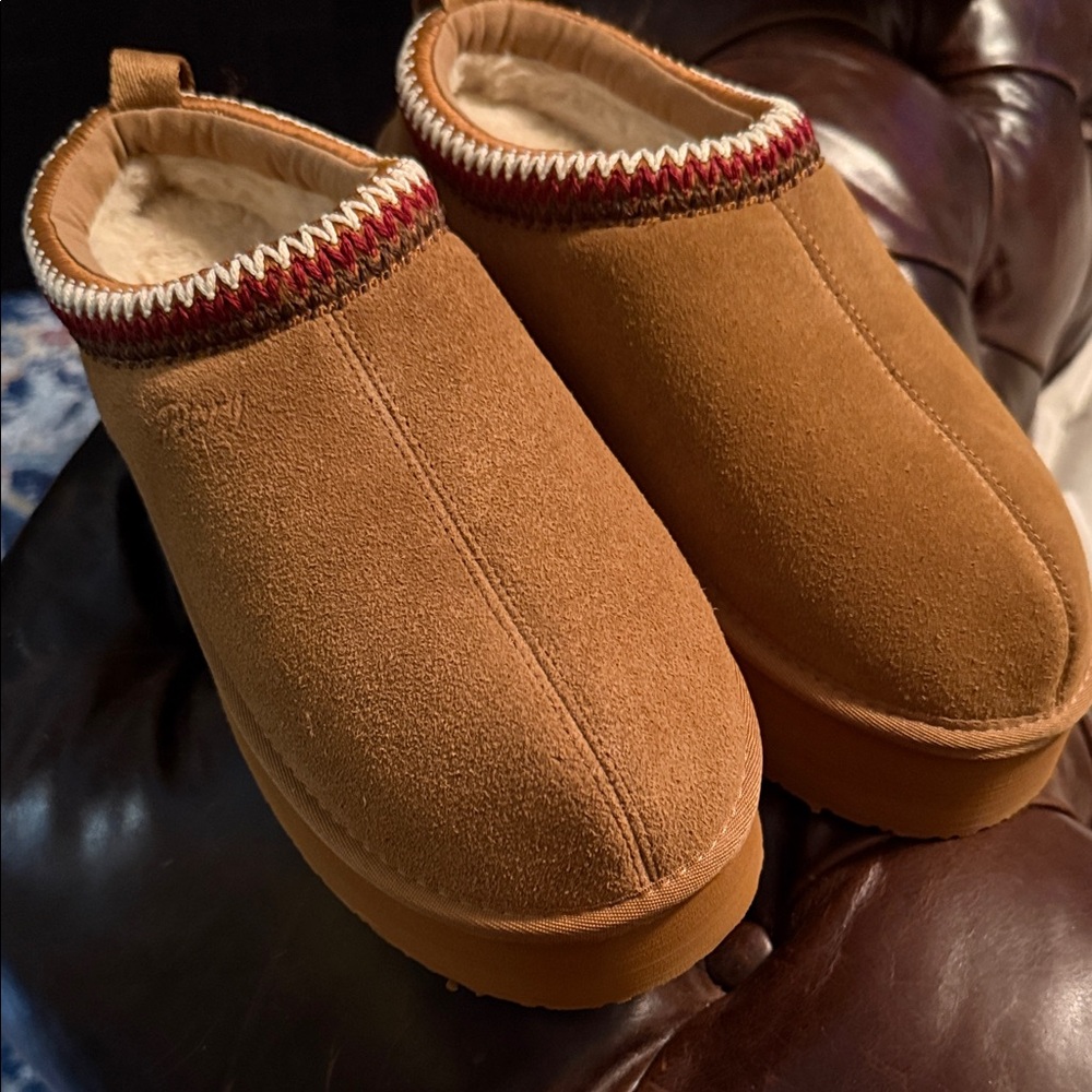 Cozy Tan Suede Braided Platform Slippers Indoor/Outdoor Sz 10 Women’s NWT